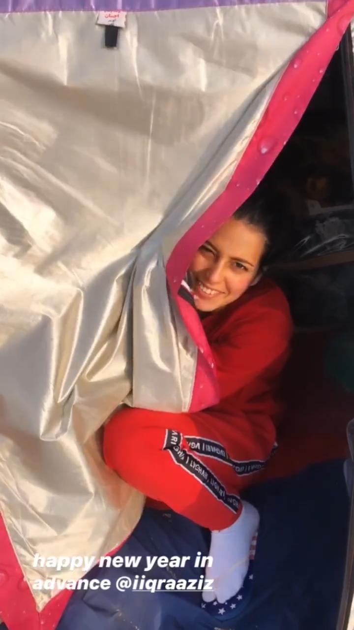 Iqra Aziz and Yasir Hussain Spending their Evening and Camping at Beach