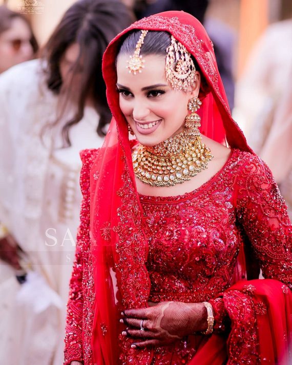 Beautiful HD Pictures of Iqra Aziz and Yasir Hussain Wedding ...