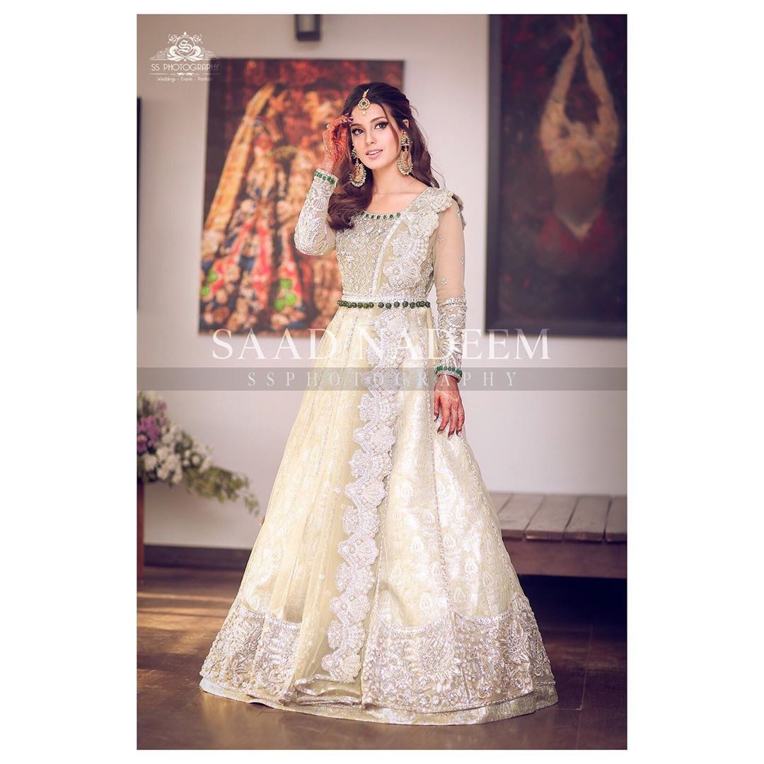 Beautiful HD Pictures of Iqra Aziz and Yasir Hussain Walima