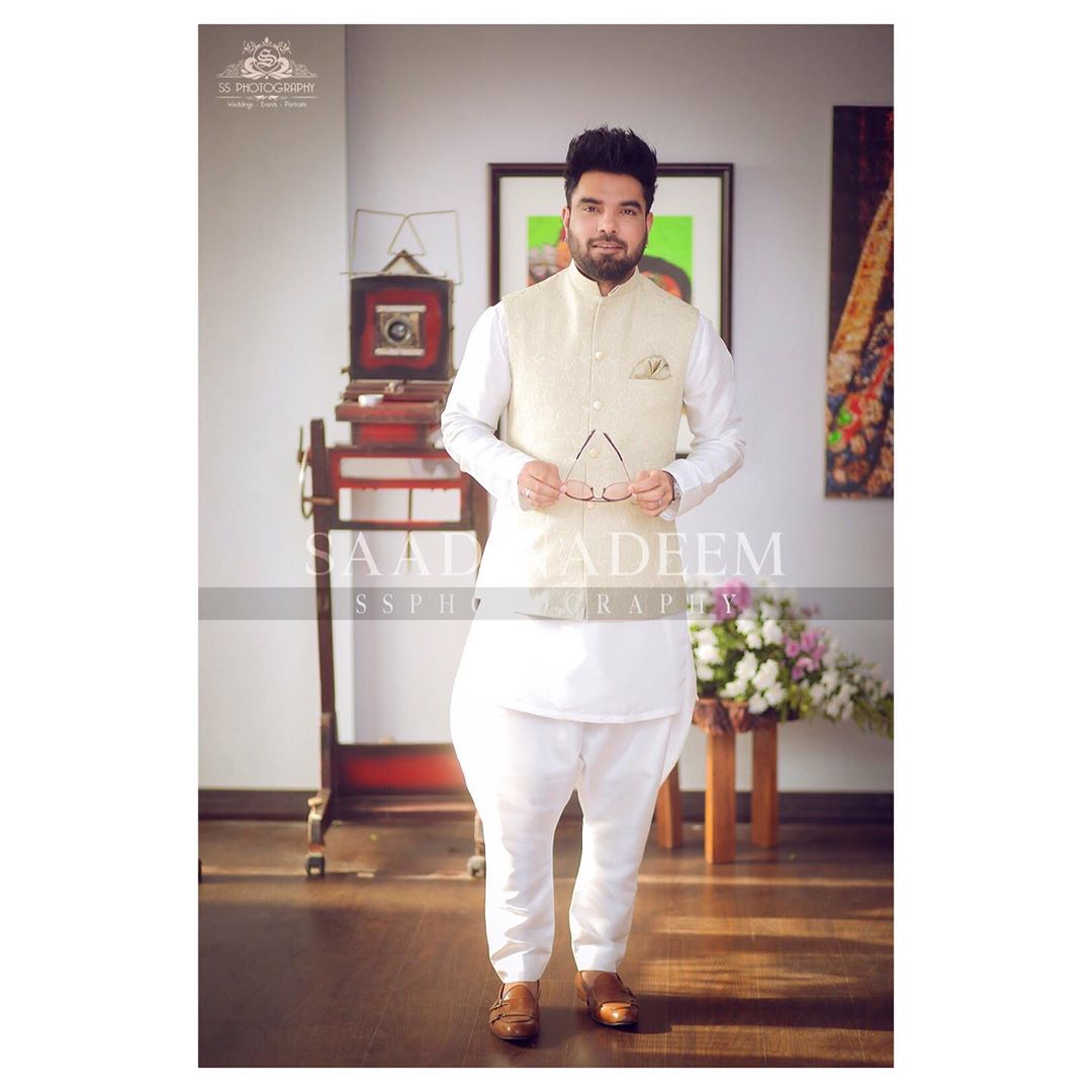 Beautiful HD Pictures of Iqra Aziz and Yasir Hussain Walima