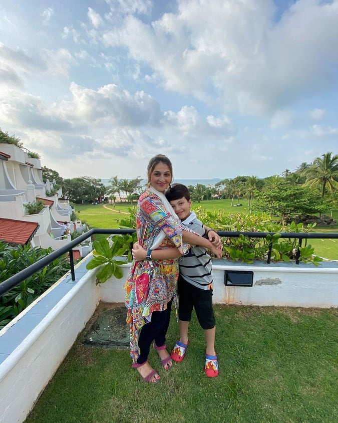 Iqrar-ul-Hassan with wife Qurat-ul-Ain and Son Pehlaaj Enjoying Winter Vacations in Srilanka