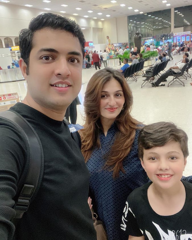 Iqrar-ul-Hassan with wife Qurat-ul-Ain and Son Pehlaaj Enjoying Winter Vacations in Srilanka