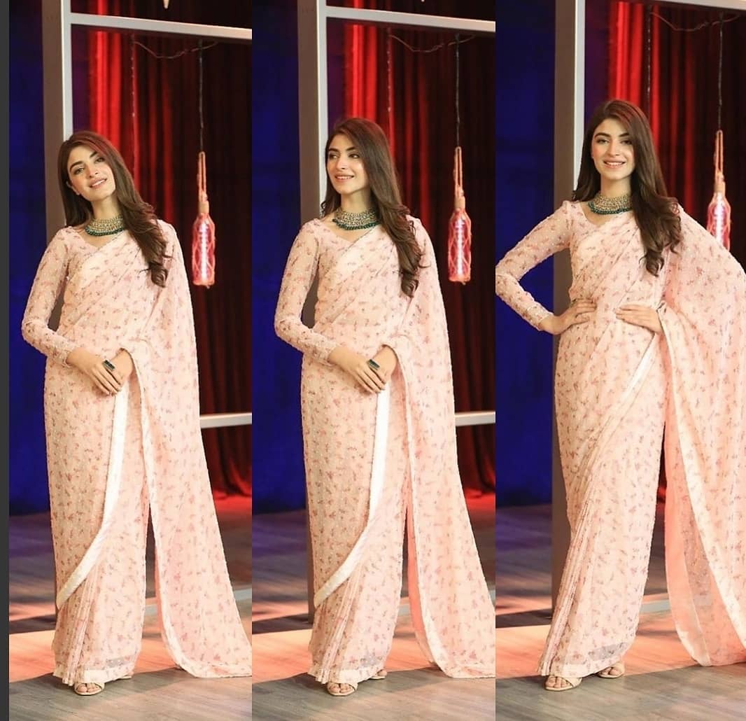 Kinza Hashmi looks stunning in this Beautiful Saree on the set of Bol Nights with Ahsan Khan