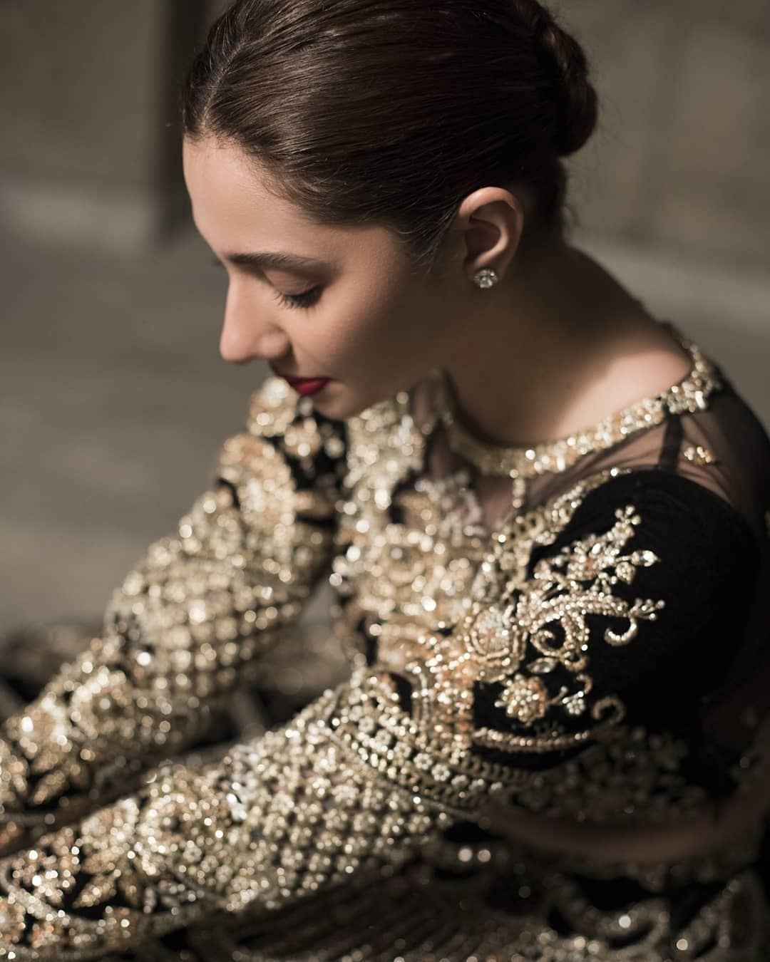 Beautiful Mahira Khan giving Royal Touch in this Latest Shoot for SFK Bridals