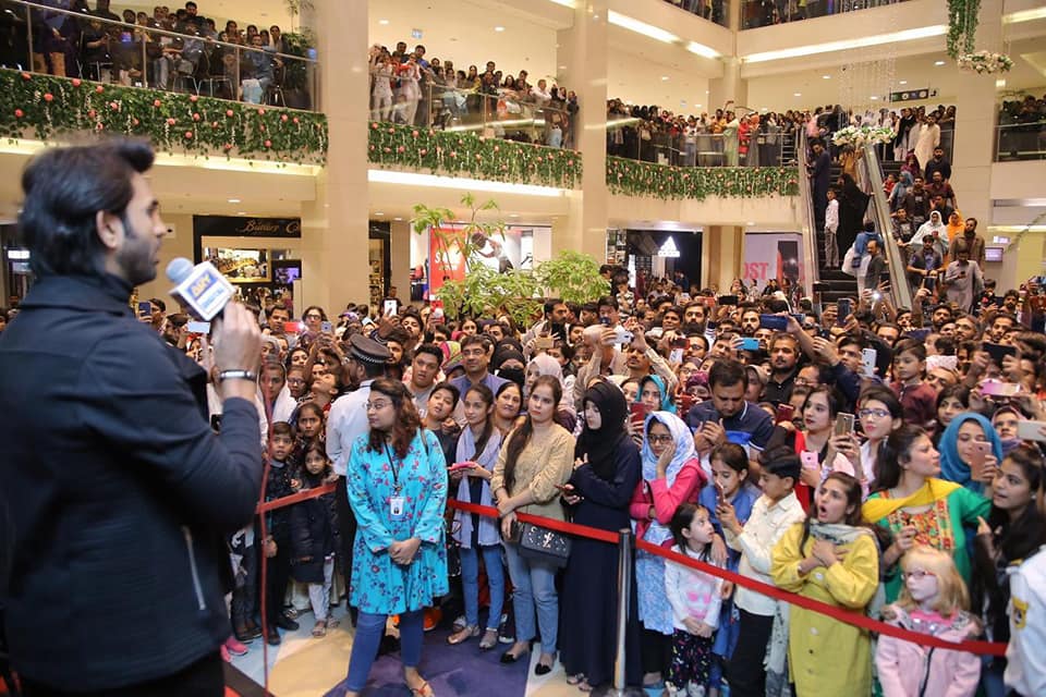 Mere Pass Tum Ho Cast Met Their Fans at Dolmen Mall Clifton Karachi