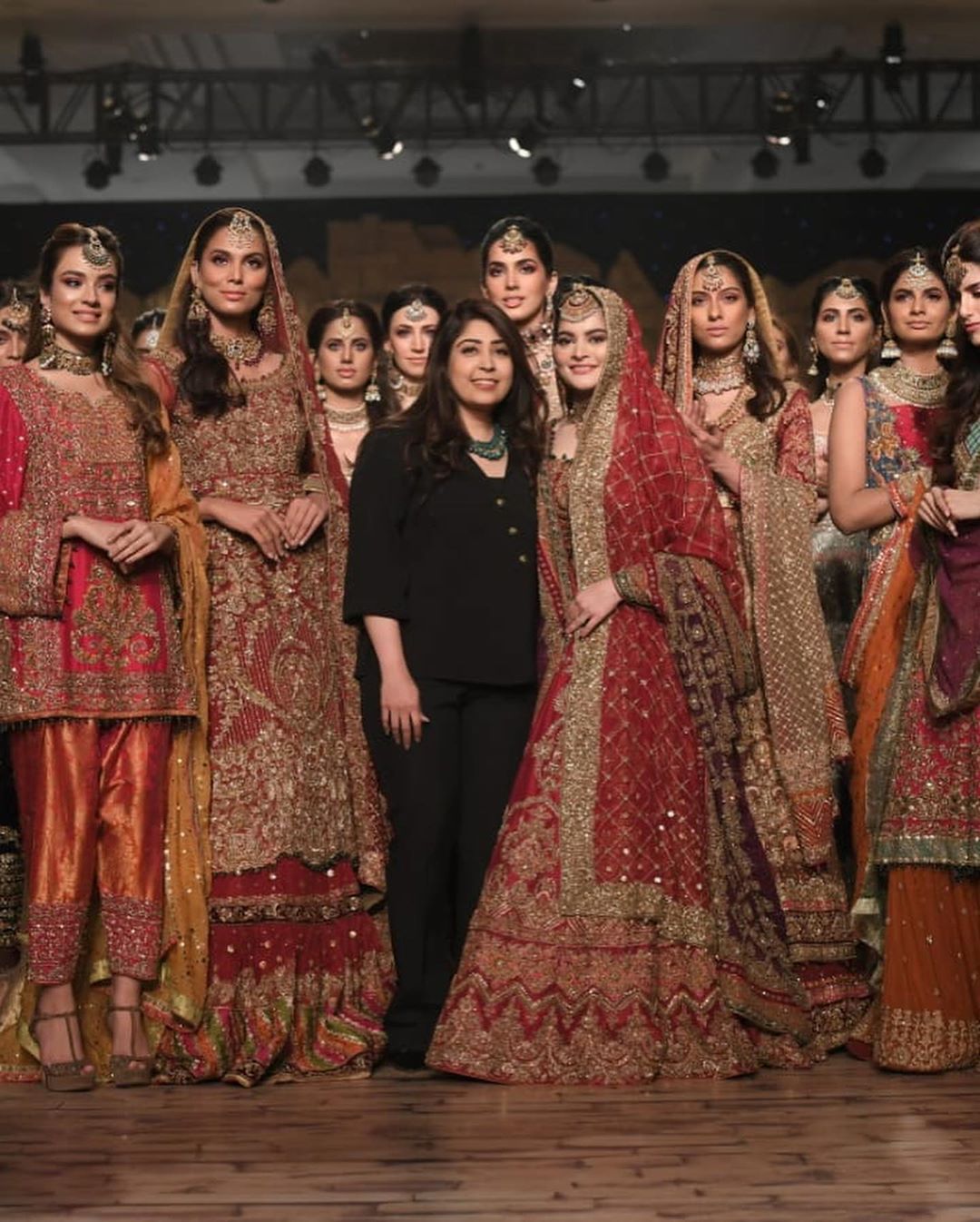 Gorgeous and Beautiful Minal Khan Walked for Aisha Imran at HBCW19
