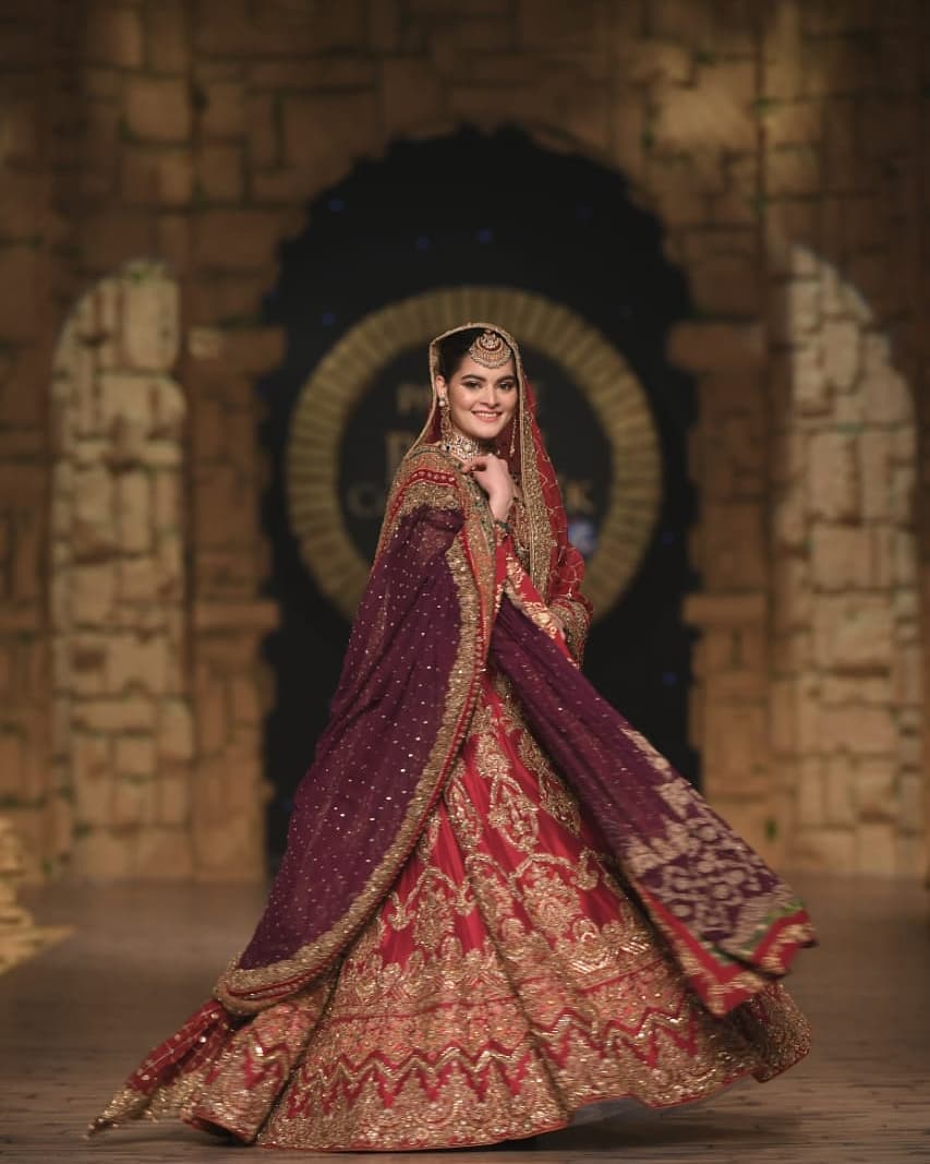 Gorgeous and Beautiful Minal Khan Walked for Aisha Imran at HBCW19