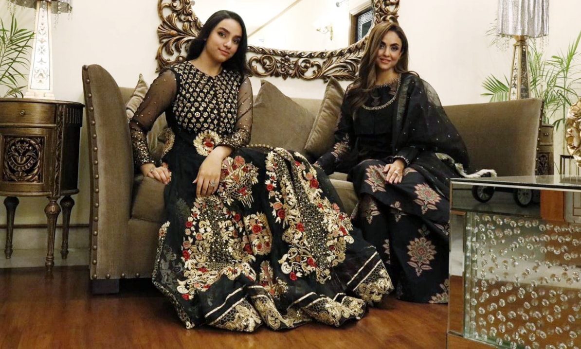 Beautiful Pictures of Nadia Khan with her Daughter at a Recent Wedding Event