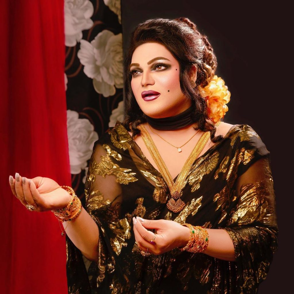 Makeup artist Shoaib Khan pays tribute to Noor Jehan on her death anniversary