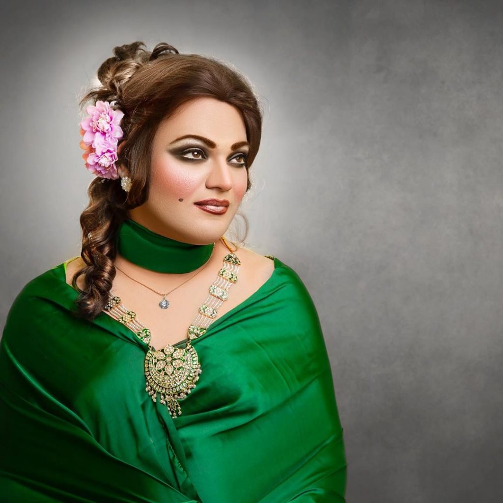 Makeup artist Shoaib Khan pays tribute to Noor Jehan on her death anniversary