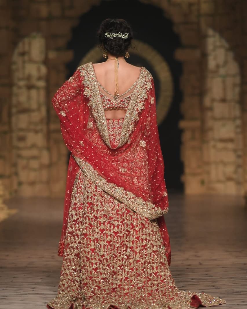 Super Gorgeous Saba Qamar Walked for Samsara Couture House at HBCW19