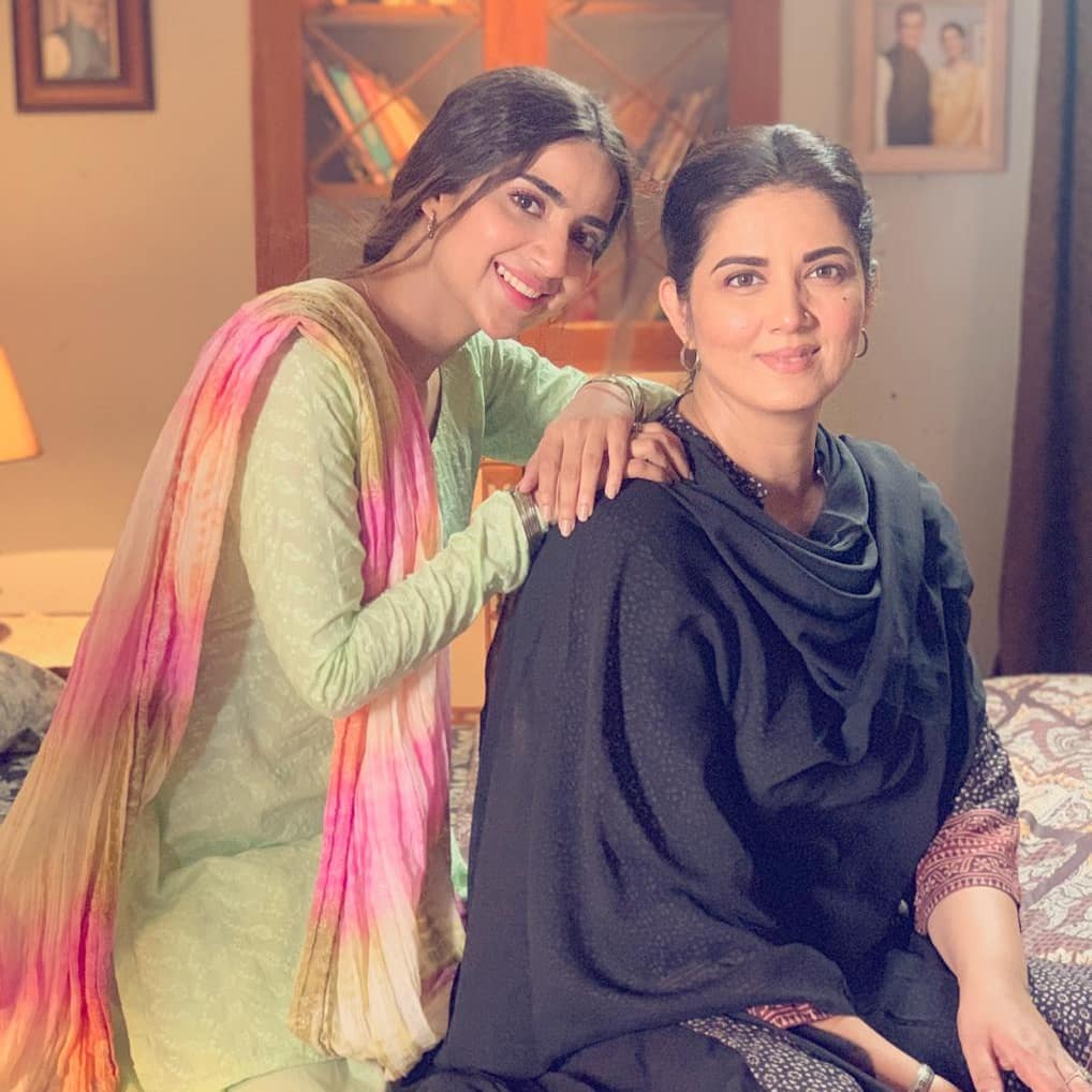 Saboor Aly shares endearing picture with Savera Nadeem | Reviewit.pk