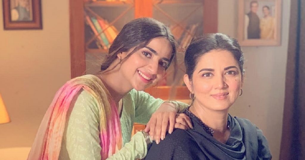 Saboor Aly shares endearing picture with Savera Nadeem