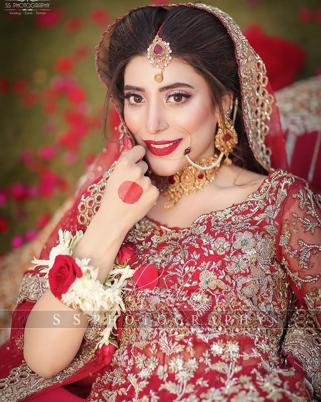 Urwa Hocane Looks Gorgeous in the Latest Bridal Photo Shoot