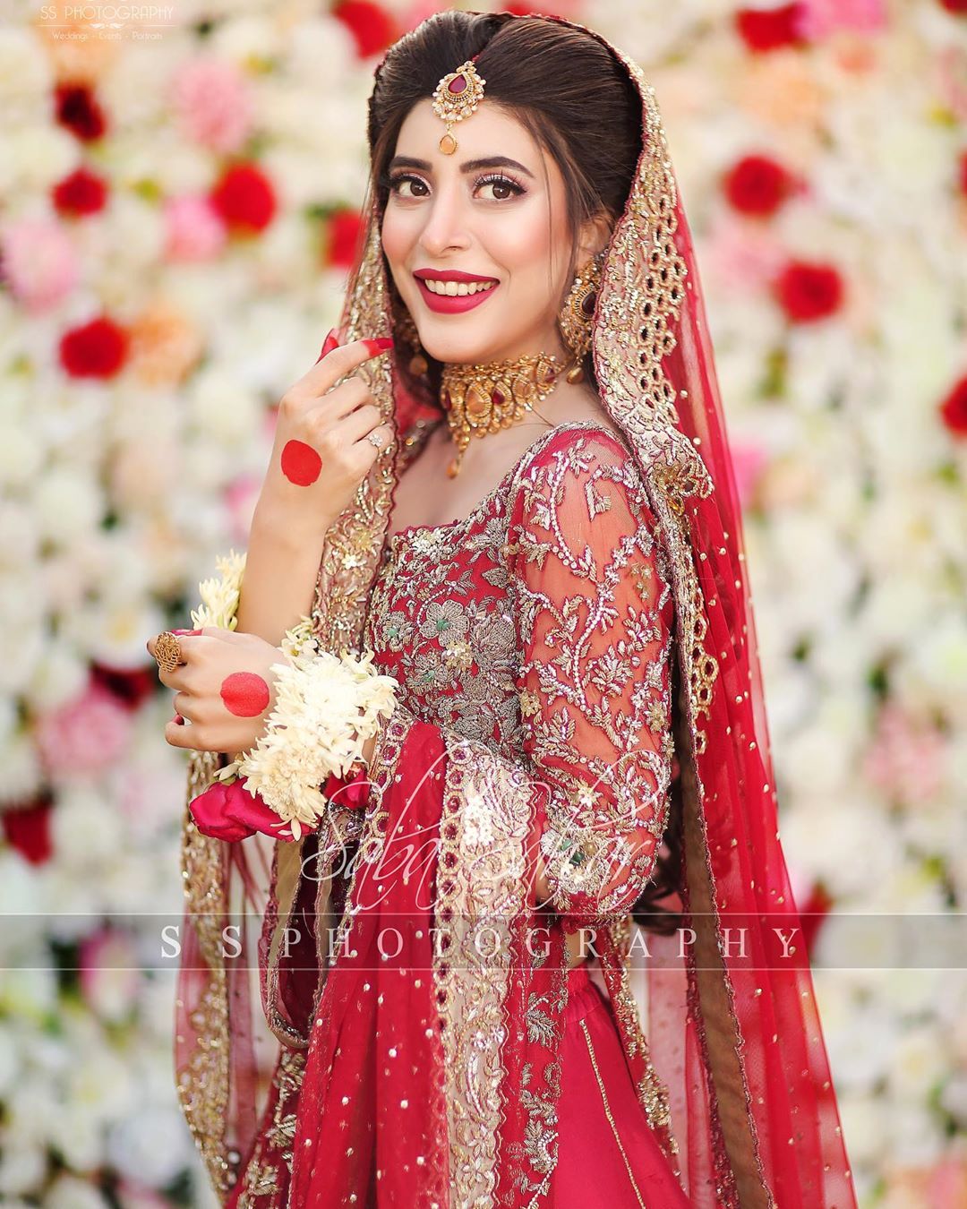 Urwa Hocane Looks Gorgeous in the Latest Bridal Photo Shoot