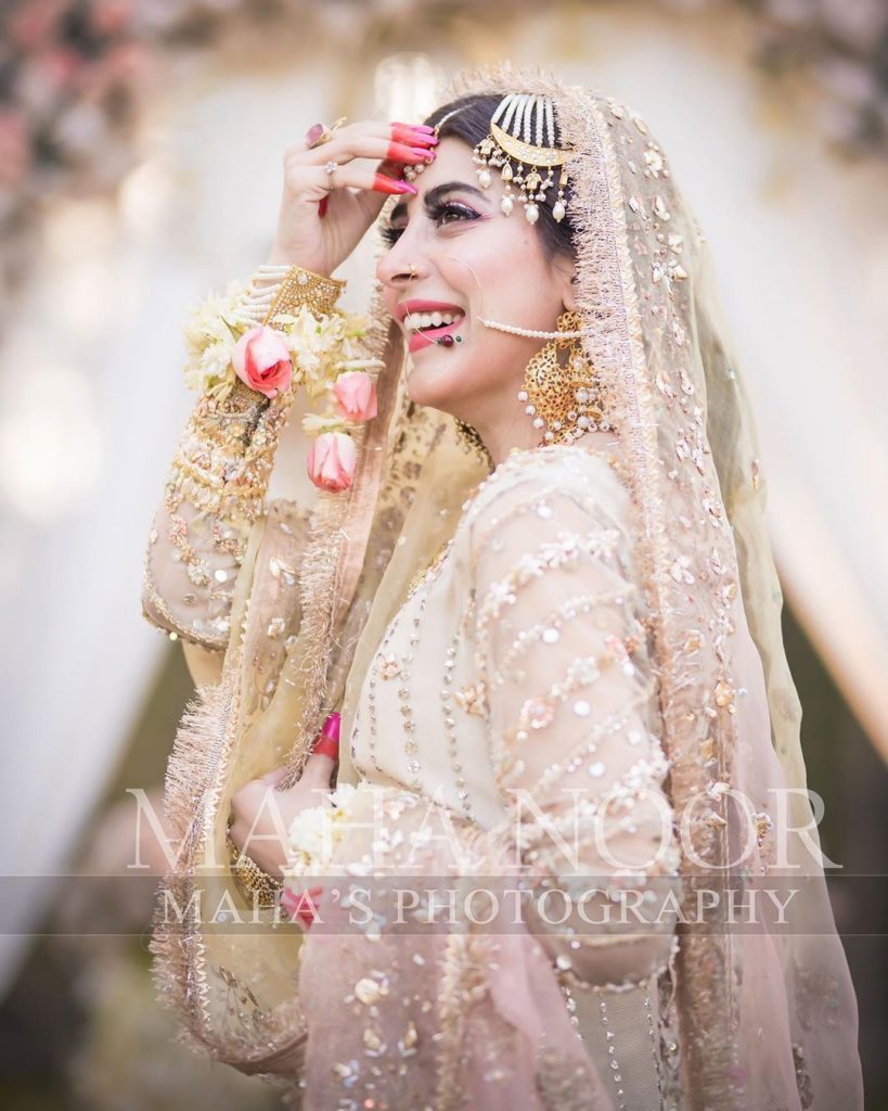 Latest Bridal Photo Shoot of Gorgeous Urwa Hocane | Reviewit.pk