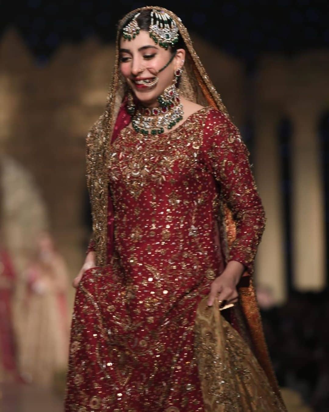 Beautiful Urwa Hocane Playing ‘Dulhan’ for Shakeels by Zeeshan Danish at HBCW19