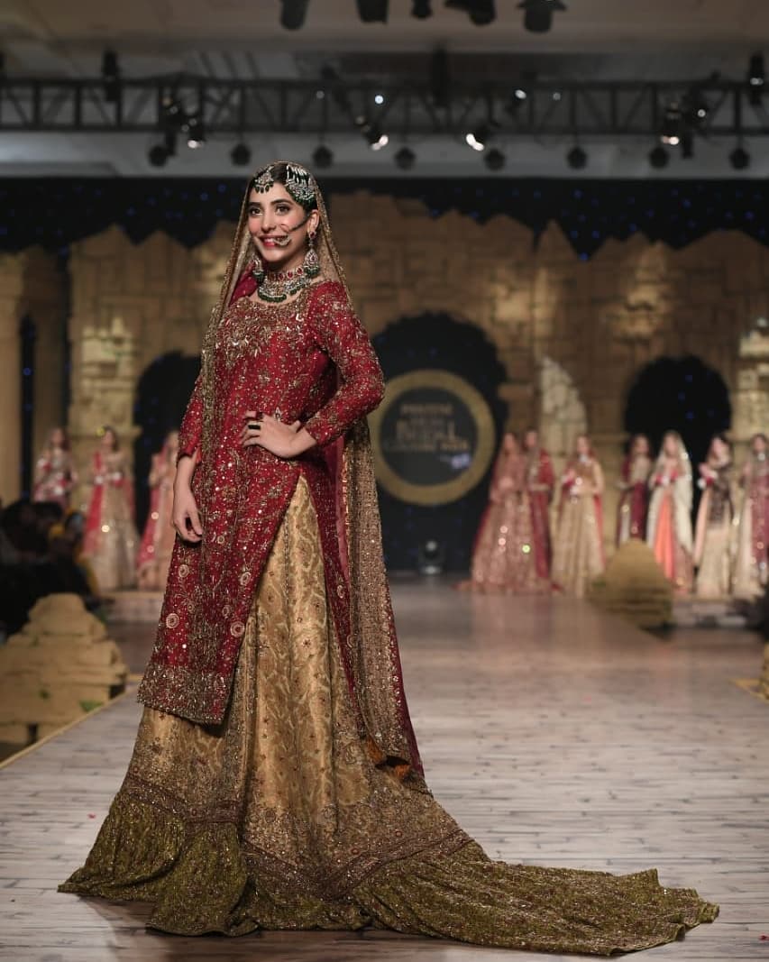 Beautiful Urwa Hocane Playing ‘Dulhan’ for Shakeels by Zeeshan Danish at HBCW19