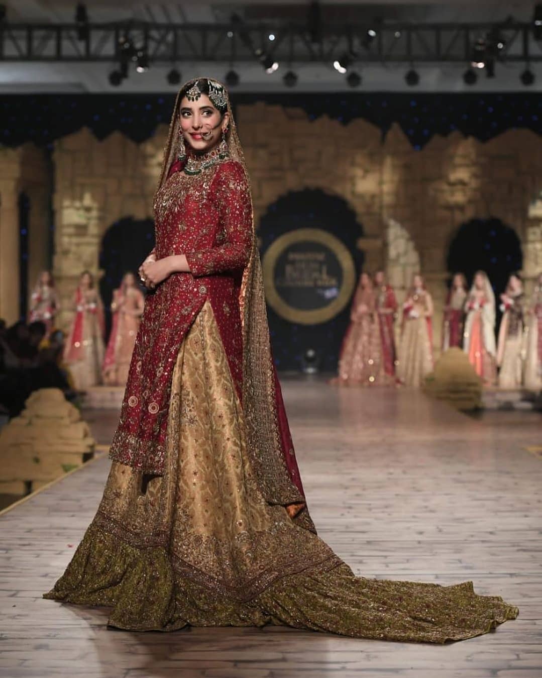 Beautiful Urwa Hocane Playing ‘Dulhan’ for Shakeels by Zeeshan Danish at HBCW19