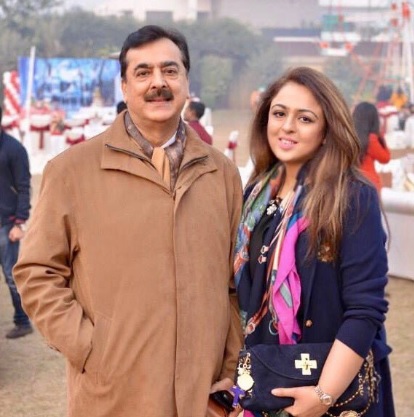 Unseen Pictures of Pakistani Politicians With Their Daughters