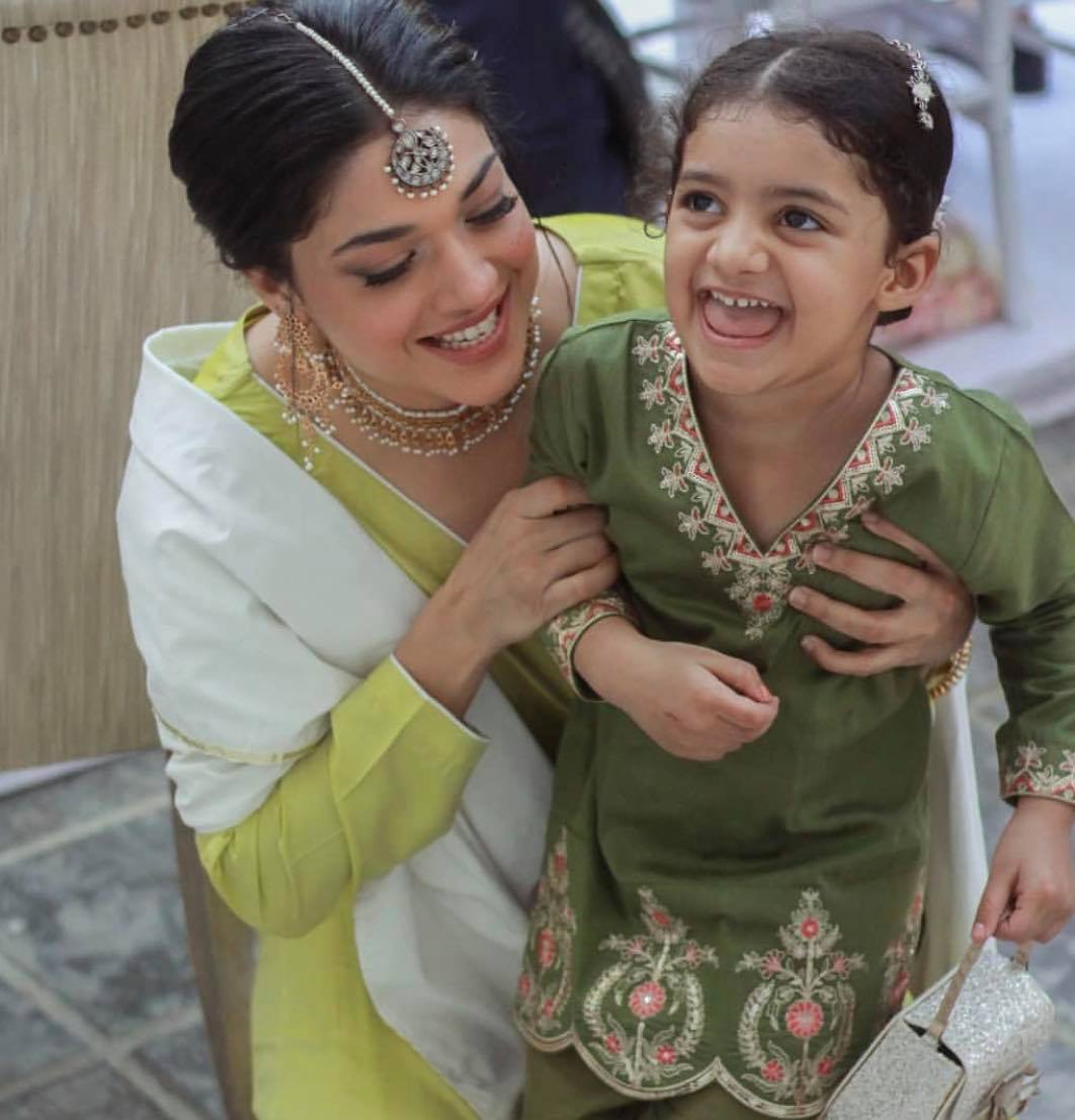 Beautiful Daughters of famous Pakistani Actors