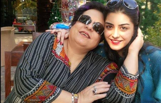 Unseen Pictures of Pakistani Politicians With Their Daughters