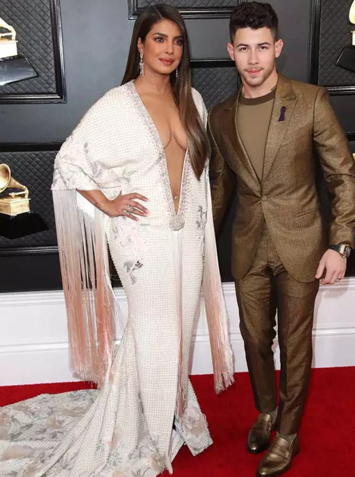 Celebrities Dress-ups in Grammy Awards 2020