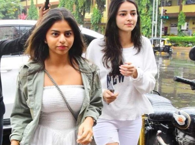 Beautiful Pictures of Ananya Panday with Friends and Family