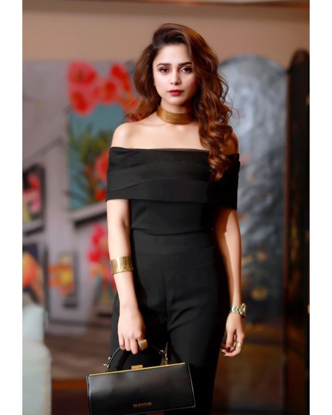 Beautiful Singer Aima Baig Looks Gorgeous in this Dress