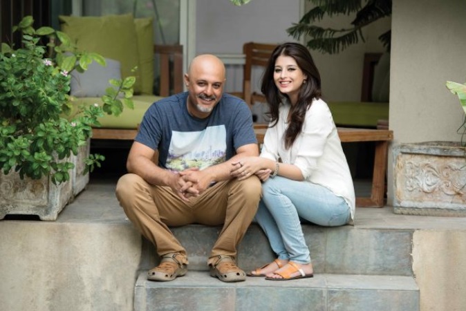 Beautiful Pictures of Singer Ali Azmat With His Wife and Kids