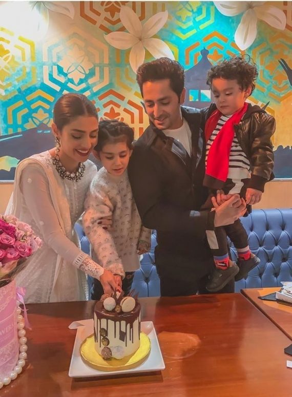 Gorgeous Actress Ayeza Khan's Birthday Pictures with Family | Reviewit.pk