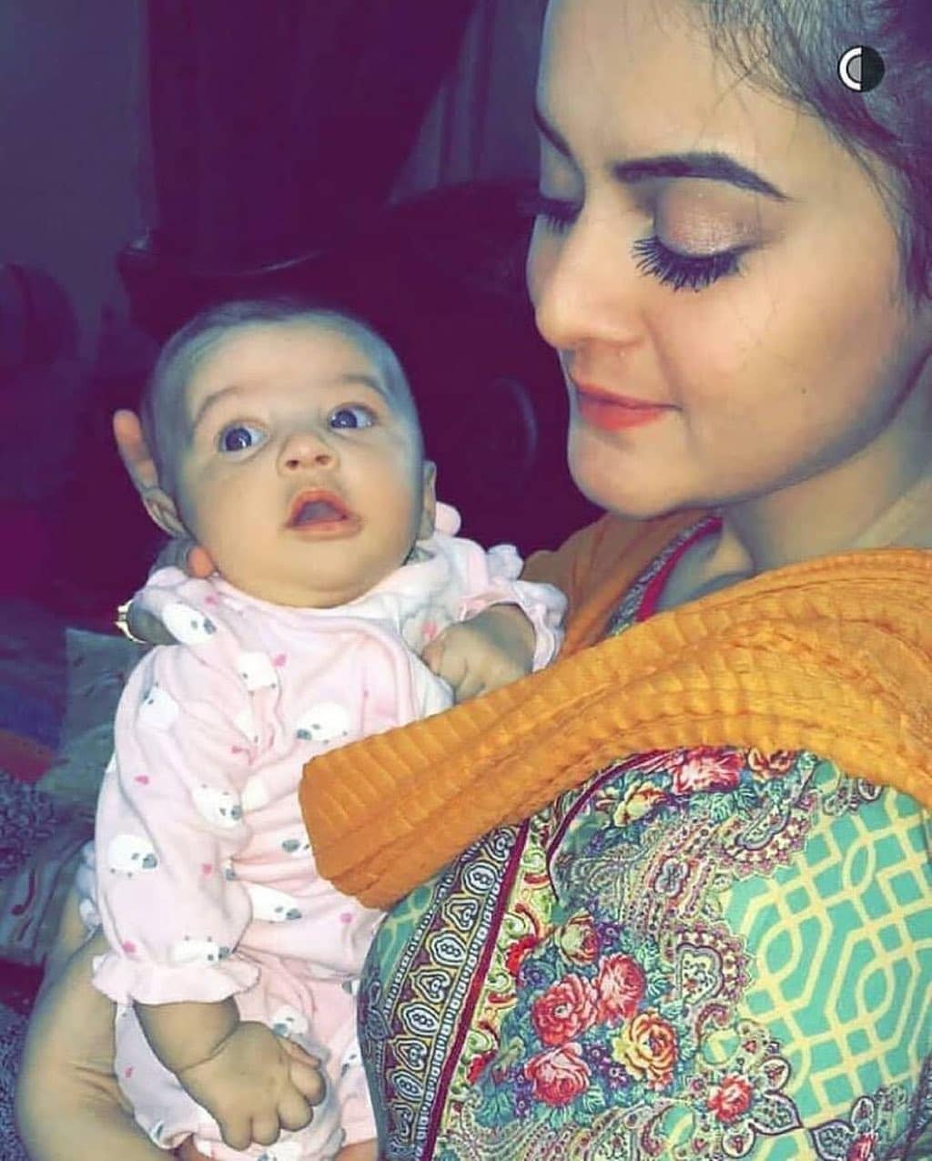 Beautiful Pakistani Celebrities And Their Kids Who Have Colored Eyes