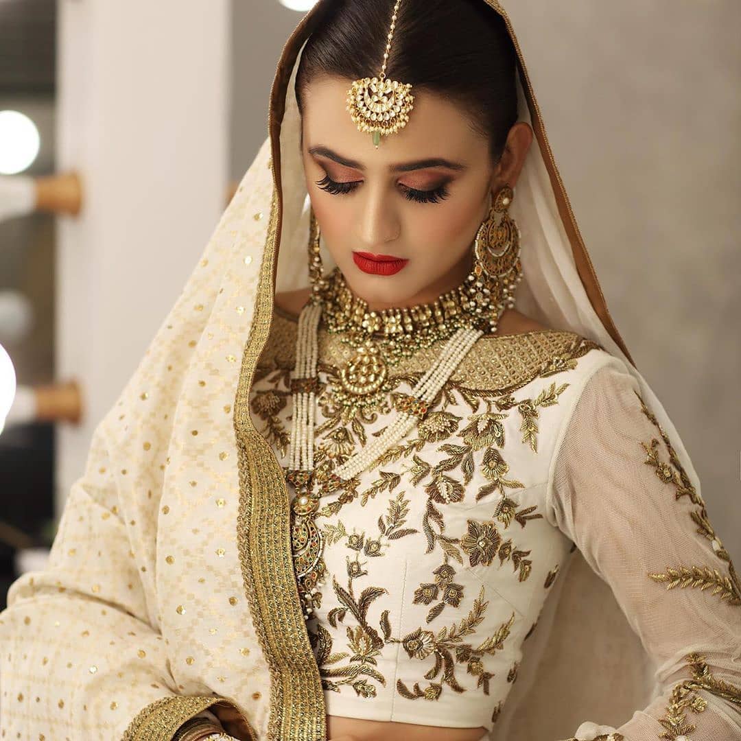 Beautiful Bridal Look of Hira Mani from her Latest Shoot