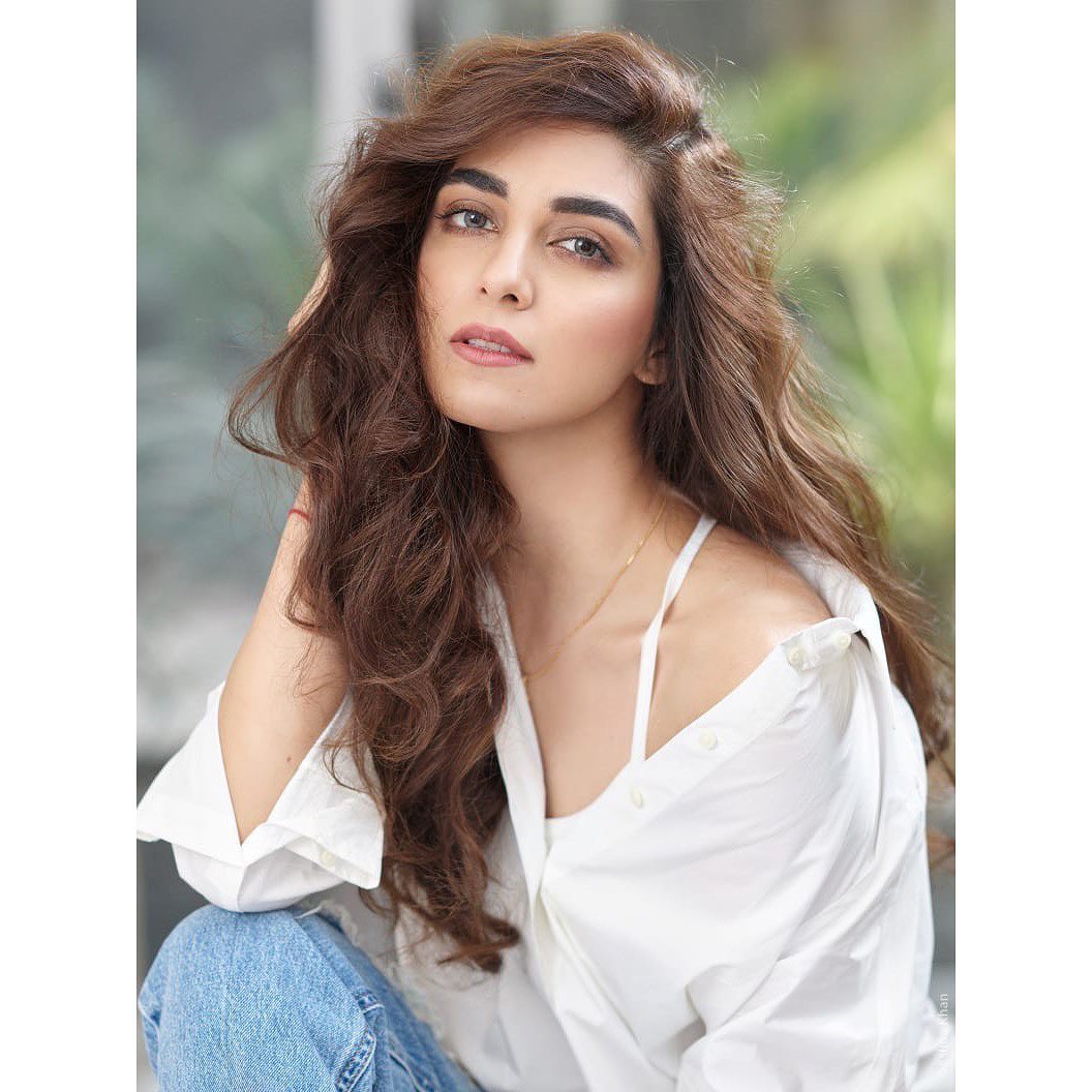 Gorgeous Maya Ali Latest Beautiful Photo Shoot