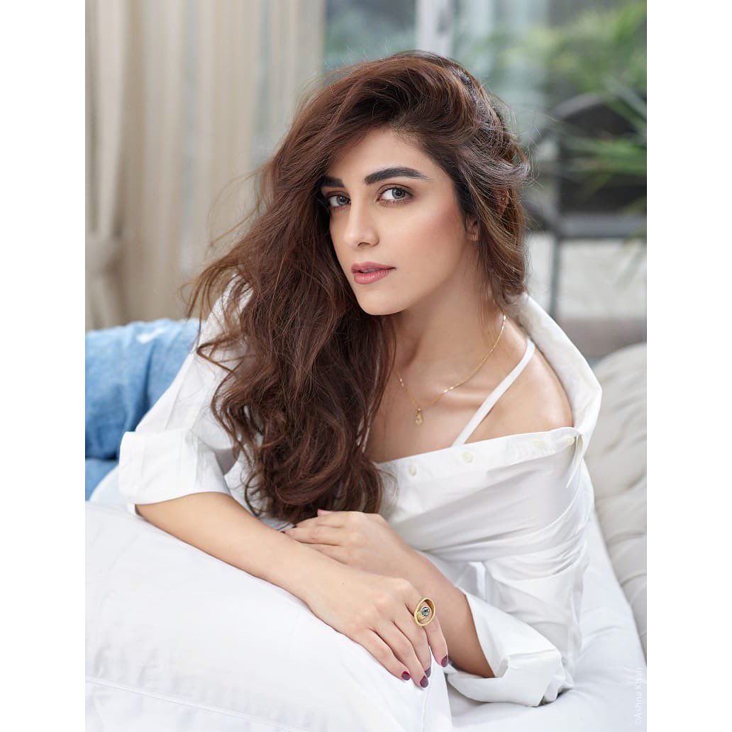 Gorgeous Maya Ali Latest Beautiful Photo Shoot