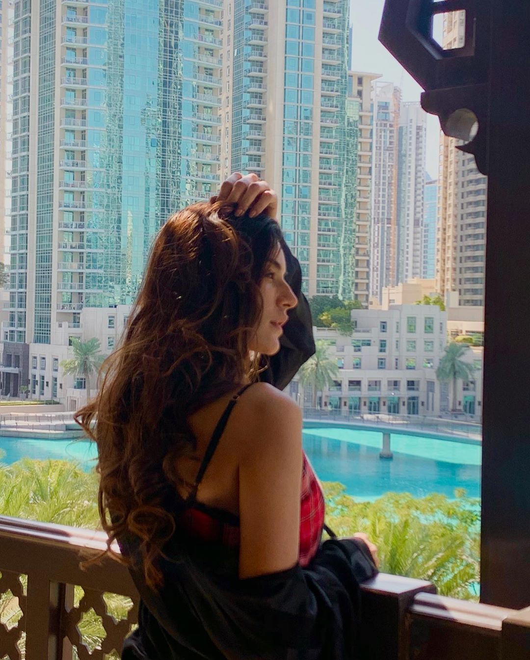 Actress Sadia Khan's Latest Beautiful Clicks from Dubai