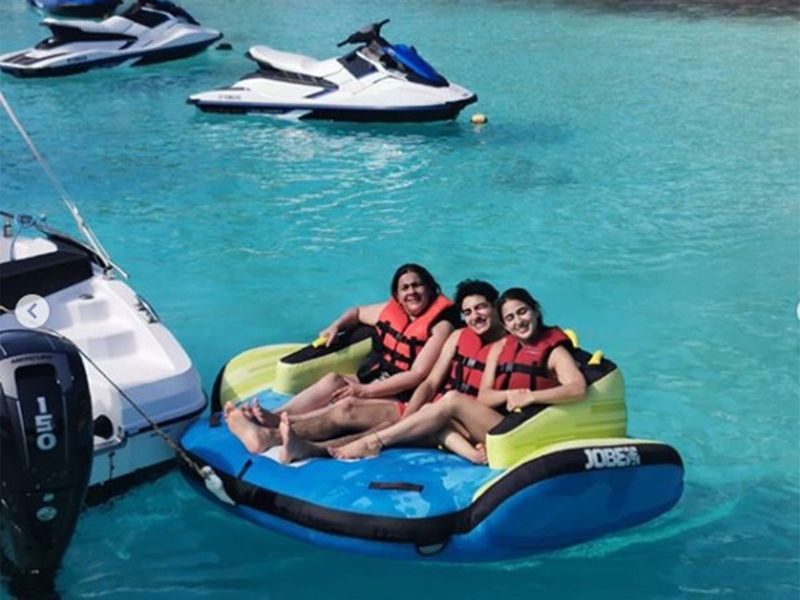 Sara Ali Khan and Family Celebrating New Years in Maldives