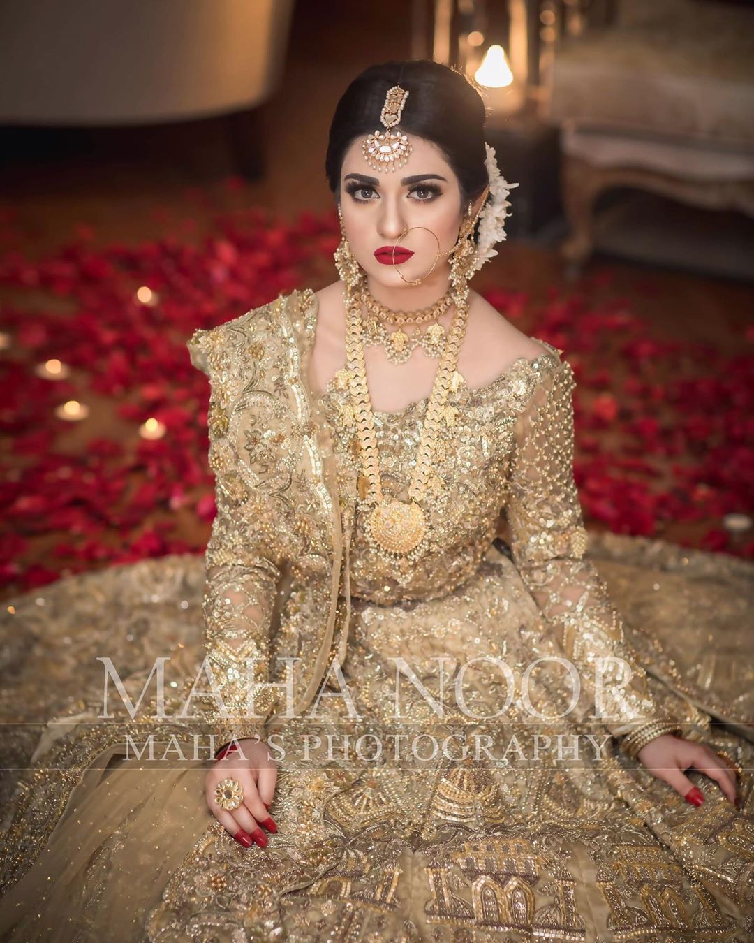 Beautiful Sarah Khan's Latest Bridal Photo Shoot | Reviewit.pk
