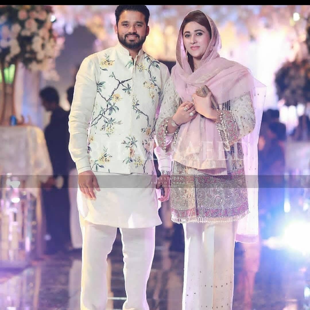 Beautiful Clicks of Pakistani Cricketers with their Wives At Wedding of Wahab Riaz Sister