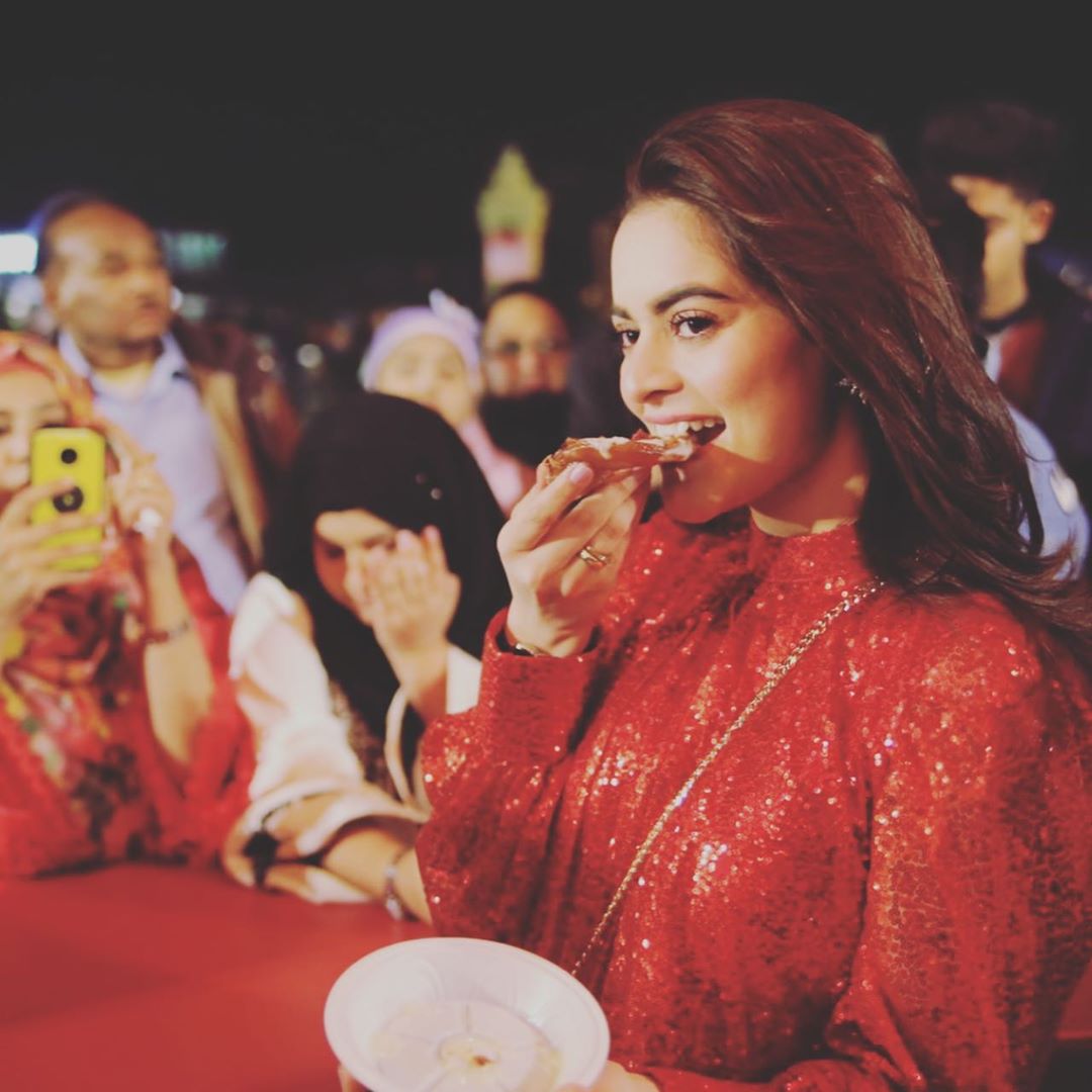 Beautiful Aiman Khan and Minal Khan Spotted at Eat Karachi Festival