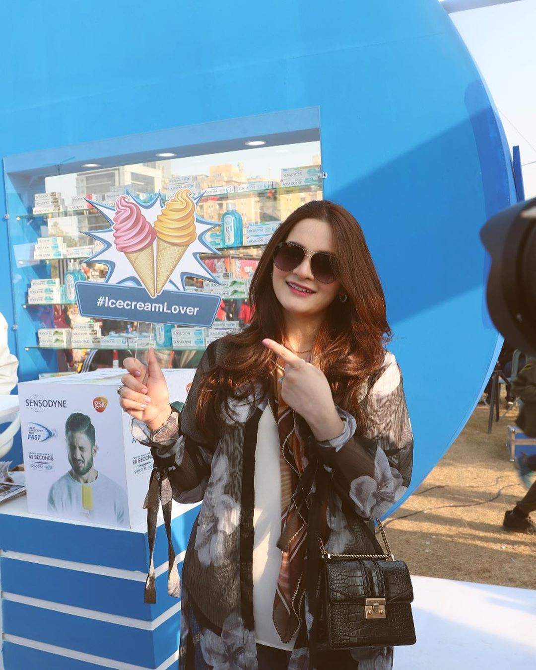 Beautiful Aiman Khan and Minal Khan Spotted at Eat Karachi Festival