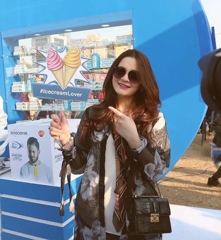 Beautiful Aiman Khan and Minal Khan Spotted at Eat Karachi Festival