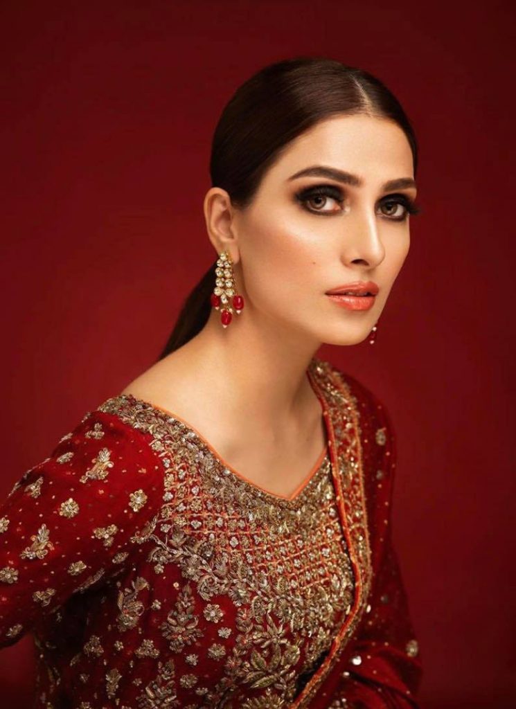 10 Most Gorgeous Photo Shoots of Ayeza Khan | Reviewit.pk