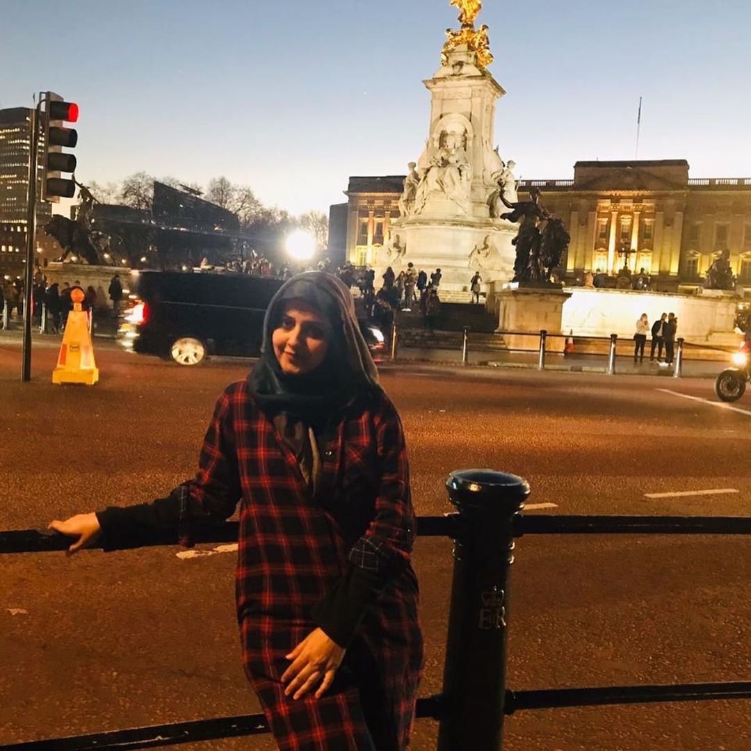 Bushra Amir Enjoyiing Winter Vacations with her Family in London