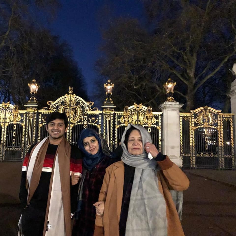 Bushra Amir Enjoyiing Winter Vacations with her Family in London