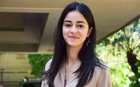 Beautiful Pictures of Ananya Panday with Friends and Family