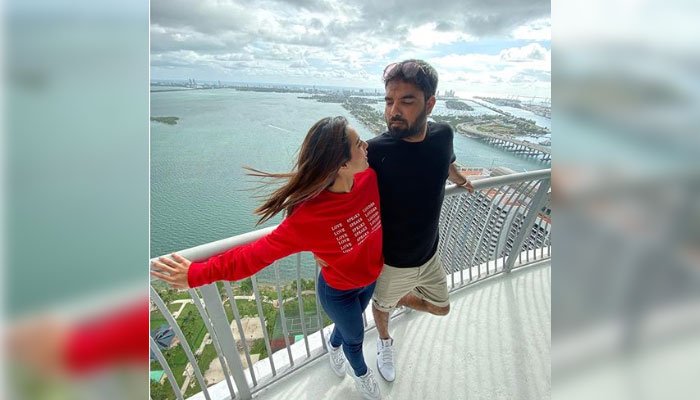 Honeymoon Pictures of Newly Wed Couple Iqra Aziz and Yasir Hussain