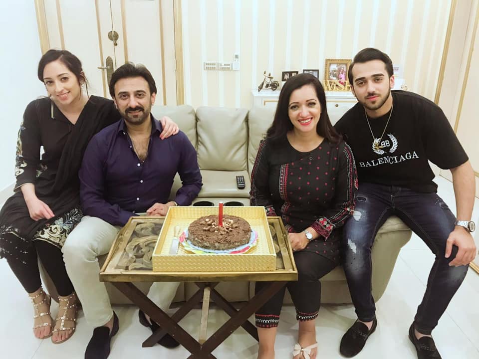 Actress Tasmina Sheikh with her Family Invited at Javeria Saud Home