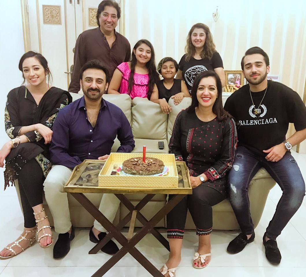Actress Tasmina Sheikh with her Family Invited at Javeria Saud Home
