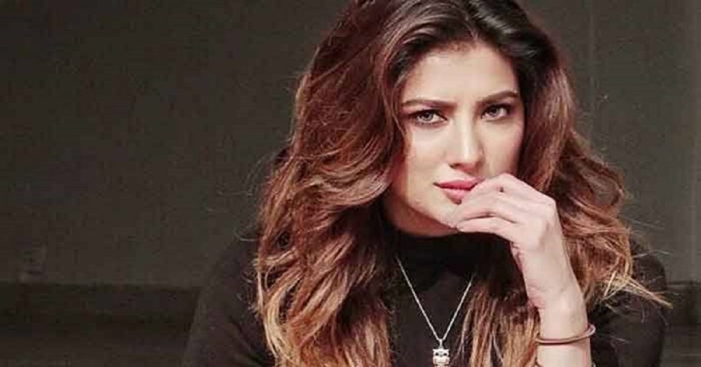 Mehwish Hayat schools columnist Tarek Fatah for posting without source-checking